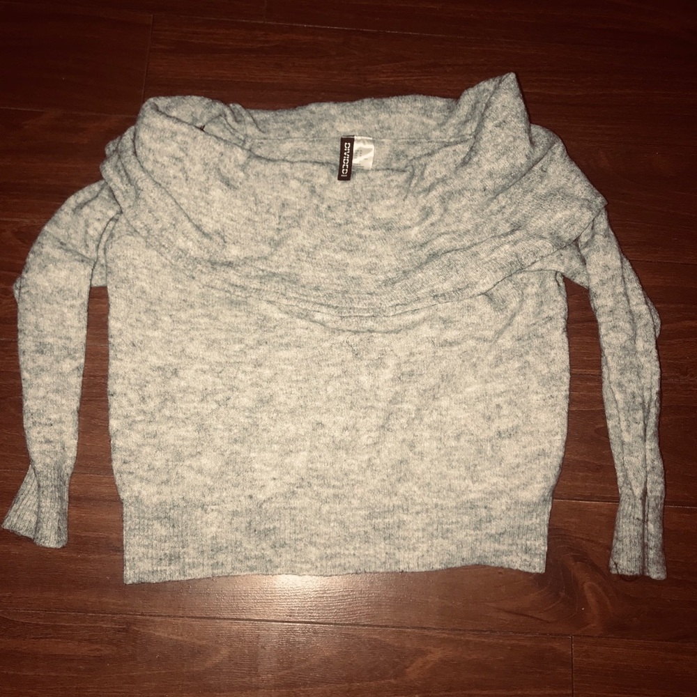 Divided h&m cropped sweater